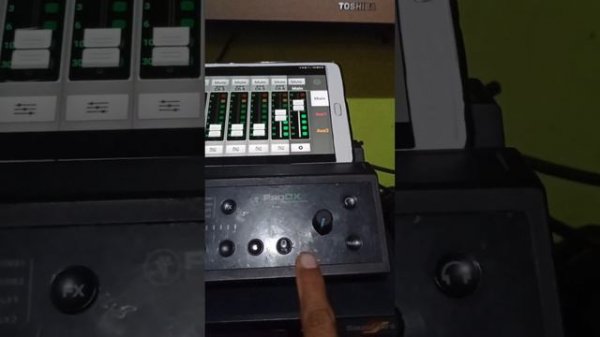 coba mixer Mackie prodx8