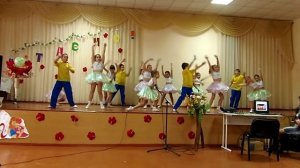 8 марта 2013 Цюрупинская школа №2 танец (второй класс)