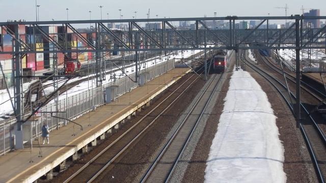 Электровоз ЧС200-011 с поездом №748А "Невский экспресс" Москва — Санкт-Петербург смотреть онлайн