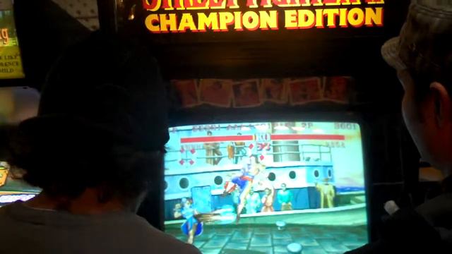 Kicking ass at street fighter.........as Chun Li смотреть онлайн