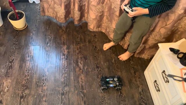 Тест драйв танка на пульте управления (2 часть) смотреть онлайн