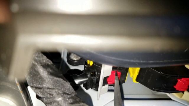 How To Remove An Air Bag Module | 2016 Cadillac CTS 3rd-Gen Shown смотреть онлайн