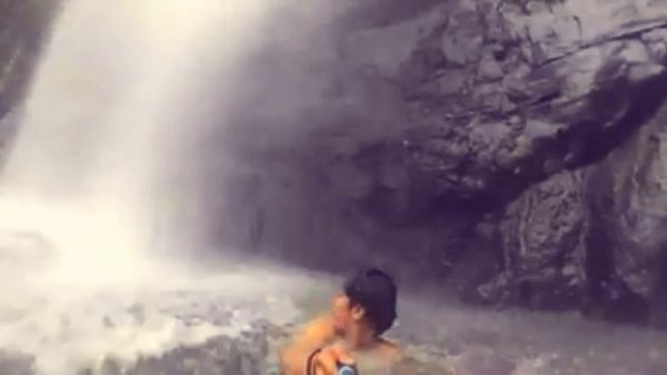 Wik wik di air terjun