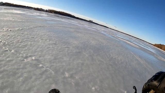 Ситуация на озере Сенеж вышла из под контроля.Не смог на фэтбайке пересечь озеро.Что случилось? смотреть онлайн