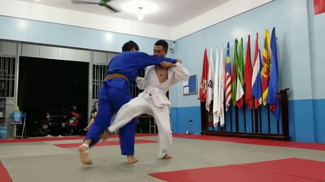 New adidas Judogi(4) смотреть онлайн
