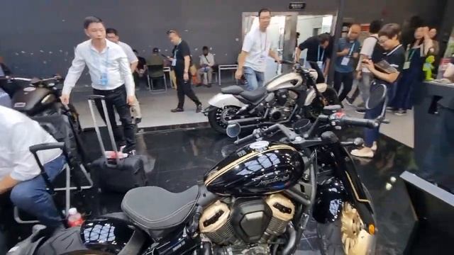 Новинки мотоциклов BENDA 2023\2024 на выставке в Китае! смотреть онлайн