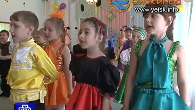 Спешили поздравить друг друга и подарить подарки смотреть онлайн