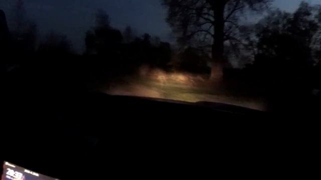 Дальний свет в рейлингах Nissan X-trail - круть! смотреть онлайн