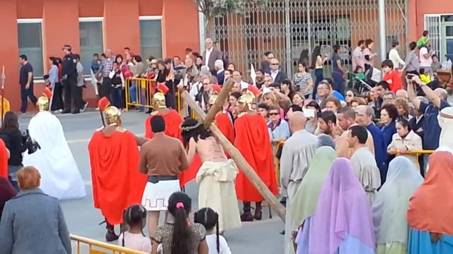 Праздник святой пасхи в районе Санта Анна