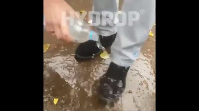 Замшевые чёрные туфли и низ брюк смотреть онлайн