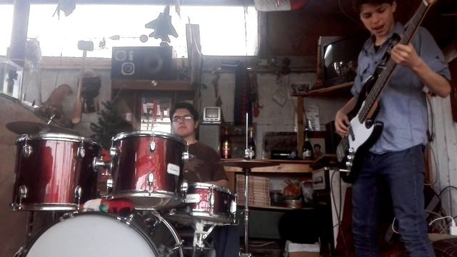 Enter Sandman - BASS & DRUM COVER - Metallica [tabs in the description] смотреть онлайн