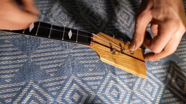 Как установить нейлоновые струны? смотреть онлайн