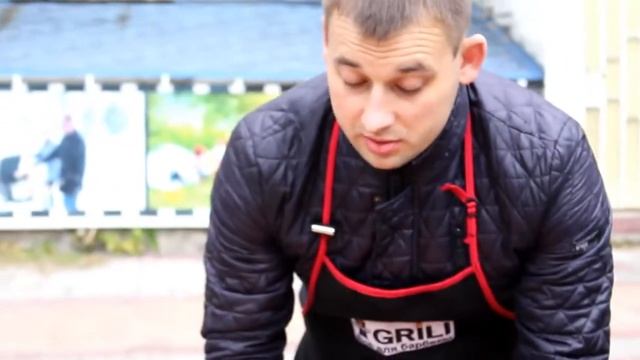 Свиная корейка, рецепт на гриле. Корейка на доске из ольхи. Маринад для корейки.