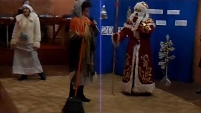 Волшебные бусы Деда Мороза смотреть онлайн