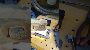 Регулировка аутригеров CATerpillar 428E cat432F