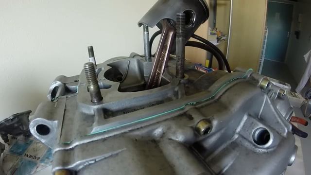 [Aprilia RS - Rotax 122] Top end engine rebuild смотреть онлайн