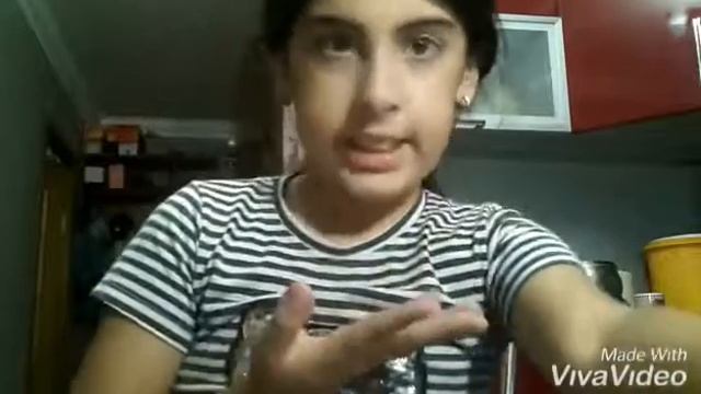 Привет,уже пришло время идти в школу. Нужно много тетрадей ну например как у меня смотреть онлайн