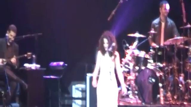 Eleftheria Arvanitaki - Den Klaio Gia tora смотреть онлайн