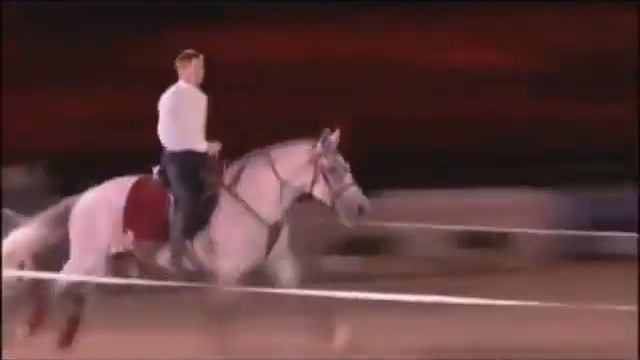 The Queen is enjoying Russian Cossack Dancing смотреть онлайн