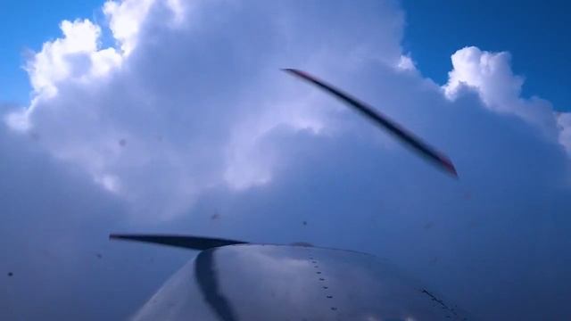 Серебристая бестия в облаках смотреть онлайн