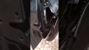 не работает центральный замок, проблема решена!Лада Гранта