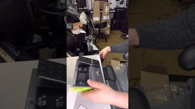 Mooer GE150 guitar effects pedal unboxing смотреть онлайн
