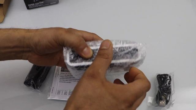 Fujifilm Instax Mini Evo Unboxing