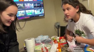 НАСТЯ ПРИВЕЗЛА ГОСТИНЦЫ ИЗ КРАСНОДАРА .