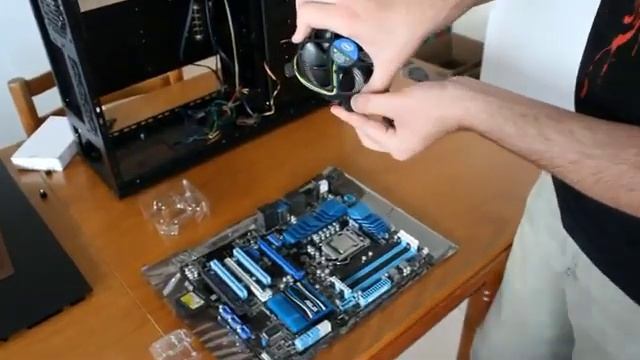Instalacao CPU no socket 1155+ Cooler padrão YouTube смотреть онлайн