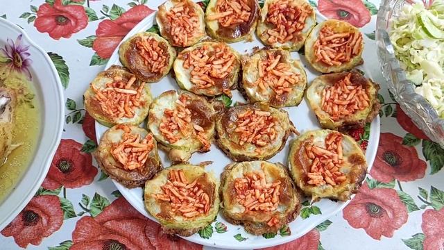 мой накрытый стол. обедаем на свежем воздухе в беседке смотреть онлайн