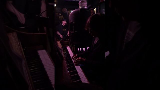 I made a Pact to Live - Puma Perl and the Perls at Lucky's NYC смотреть онлайн