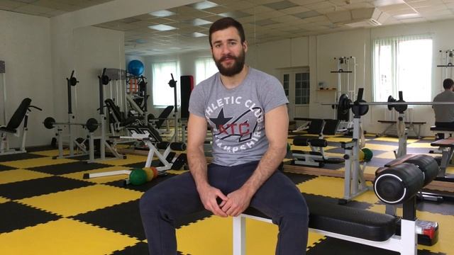 Тренажеры или свободные веса? Какое оборудование лучше использовать в силовых тренировках? смотреть онлайн