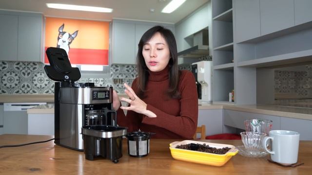 커피계의 애플 블루보틀 맛이나 보자! 저~ 가정용 전자동 원두 커피머신 생겼어요 (ft. 오스너 예가프레소) смотреть онлайн