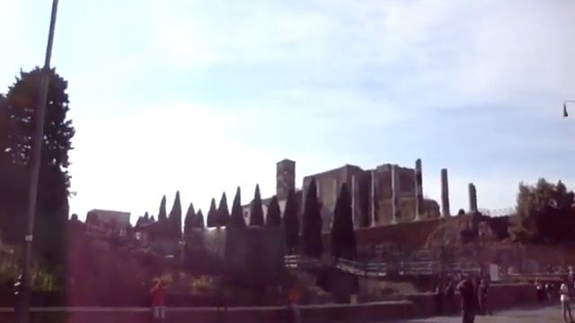 A Brief Look At The Colosseum in Rome смотреть онлайн
