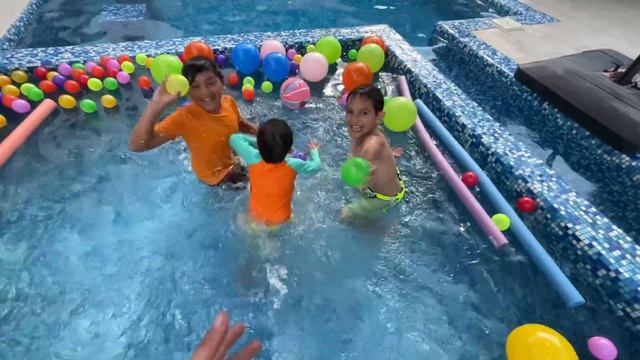 DYLAN CUMPLE 4 AÑOS | FIESTA DE GARTEN OF BANBAN | Family Juega смотреть онлайн