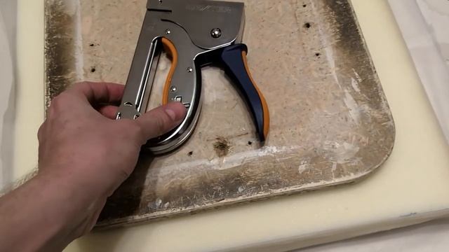 Обивка стула кожей заказчика. смотреть онлайн