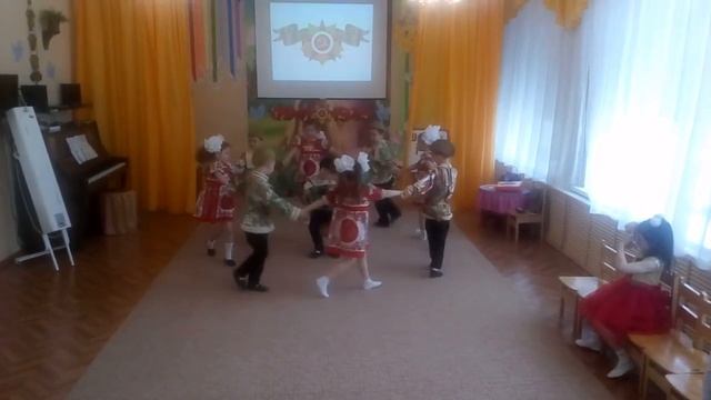 Танец "ВАНЕЧКА" на День Победы в детском саду смотреть онлайн