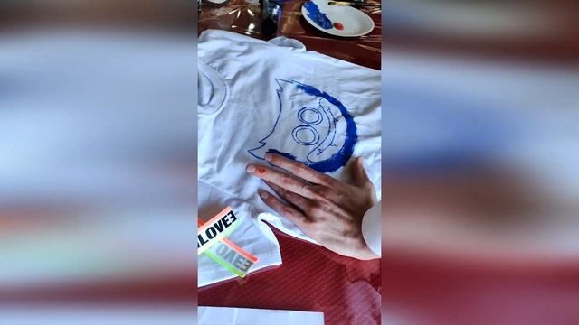 Выездной мастер-класс по росписи футболок на мероприятие в Москве смотреть онлайн