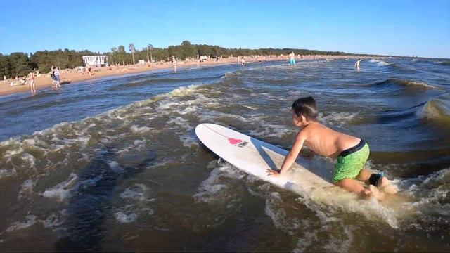 ТРЕХЛЕТНИЙ СЕРФЕР!!! СОЛНЕЧНОЕ, ФИНСКИЙ ЗАЛИВ смотреть онлайн