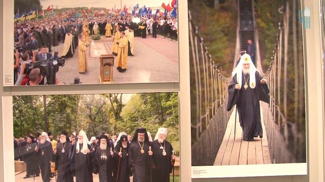В Смоленске состоялось открытие фотовыставки «Слово Патриарха. Время больших дел» смотреть онлайн