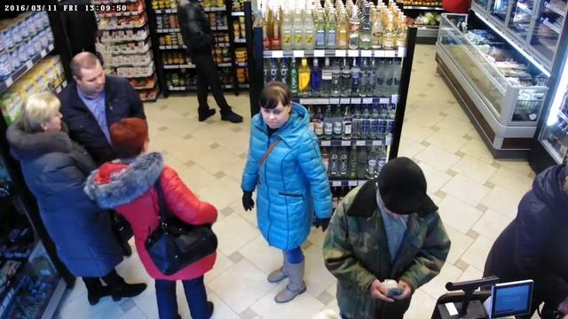 Вор с Эстонии ворует в Минском магазине с синей телкой смотреть онлайн