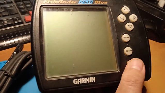 Эхолот GARMIN FISHFINDER 240 BLUE смотреть онлайн