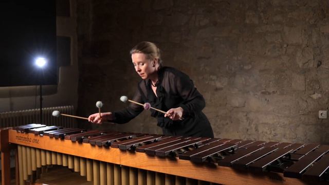 Katarzyna Myćka performs Emmanuel Séjourné - Prelude No. 1 for solo marimba смотреть онлайн