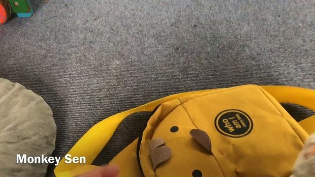 changing diaper for a smart baby monkey Sen смотреть онлайн