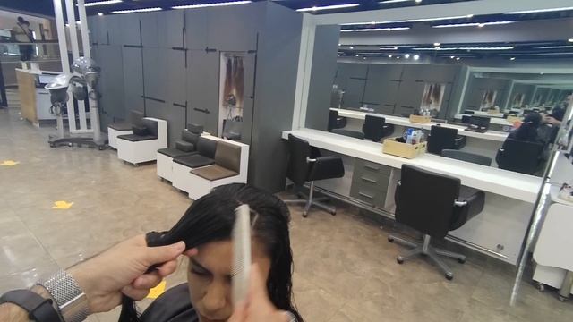 Layered Haircut Tutorial-How to Make a Layered Haircut? Haircut Techniques смотреть онлайн