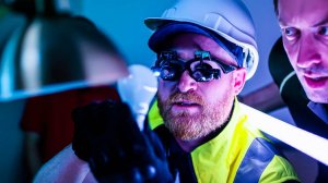 Абсурдная ТЕХНИКА БЕЗОПАСНОСТИ на работе - Bored на Русском