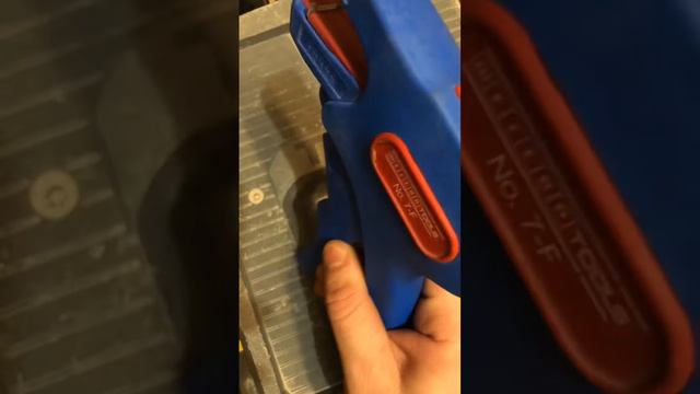 Холодный кабель против стриппера смотреть онлайн