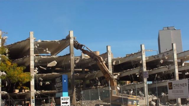 Тяжелые оператор машины разрушили здание США смотреть онлайн