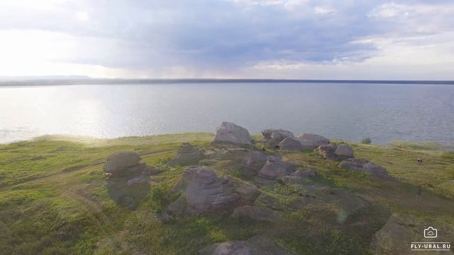 Каменные палатки на берегу озера Большие Аллаки смотреть онлайн