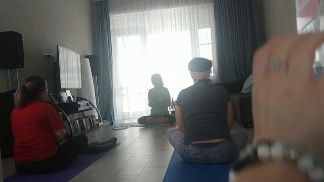Знакомство. Первое занятие #практикайоги #хатхайога смотреть онлайн